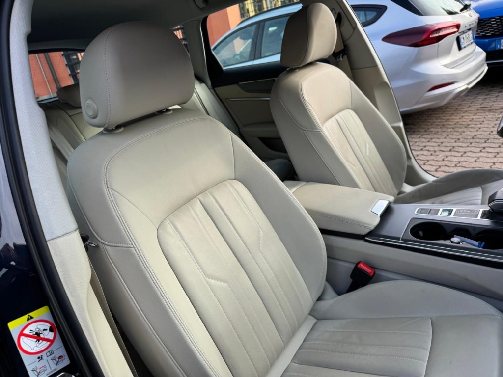 AUDI A6 Avant 45 2.0 TFSI quattro ultra S tronic Business - 14