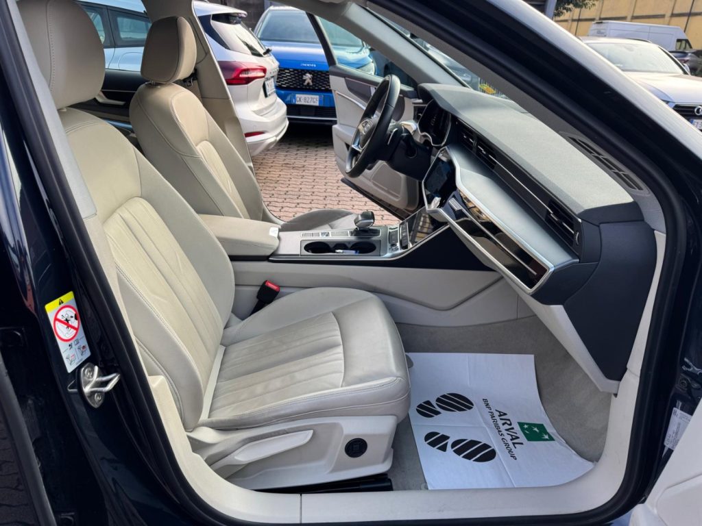 AUDI A6 Avant 45 2.0 TFSI quattro ultra S tronic Business - 15