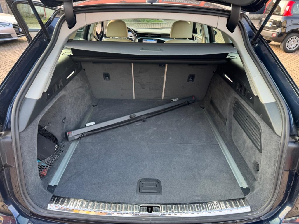 AUDI A6 Avant 45 2.0 TFSI quattro ultra S tronic Business - 21