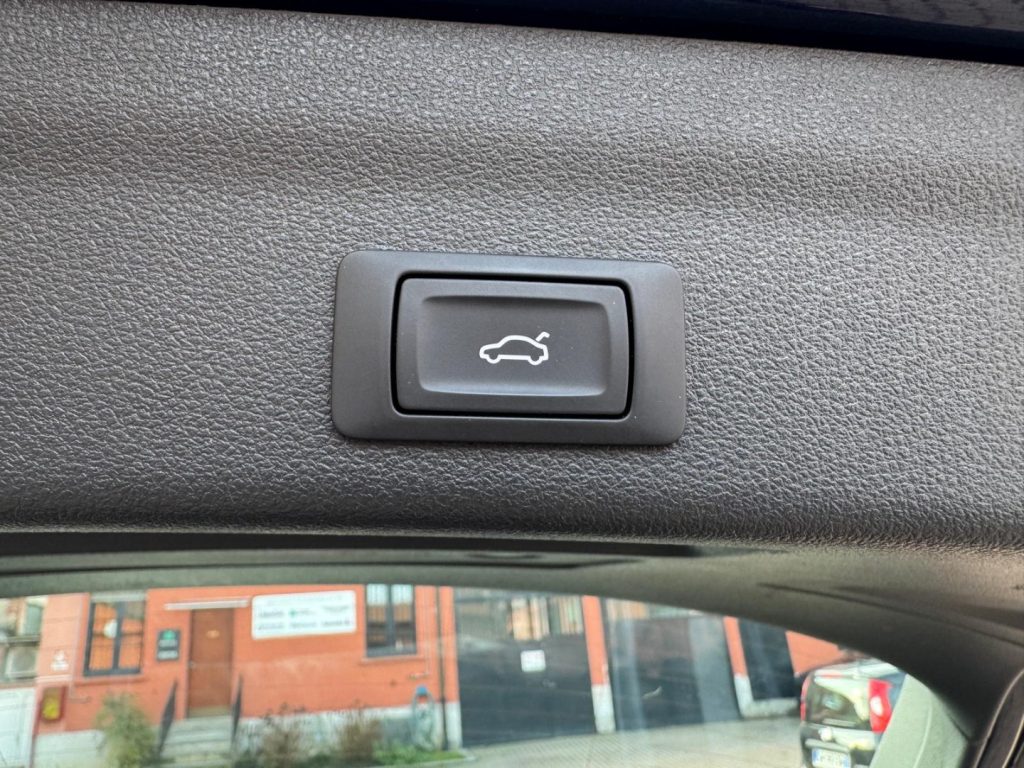 AUDI A6 Avant 45 2.0 TFSI quattro ultra S tronic Business - 22