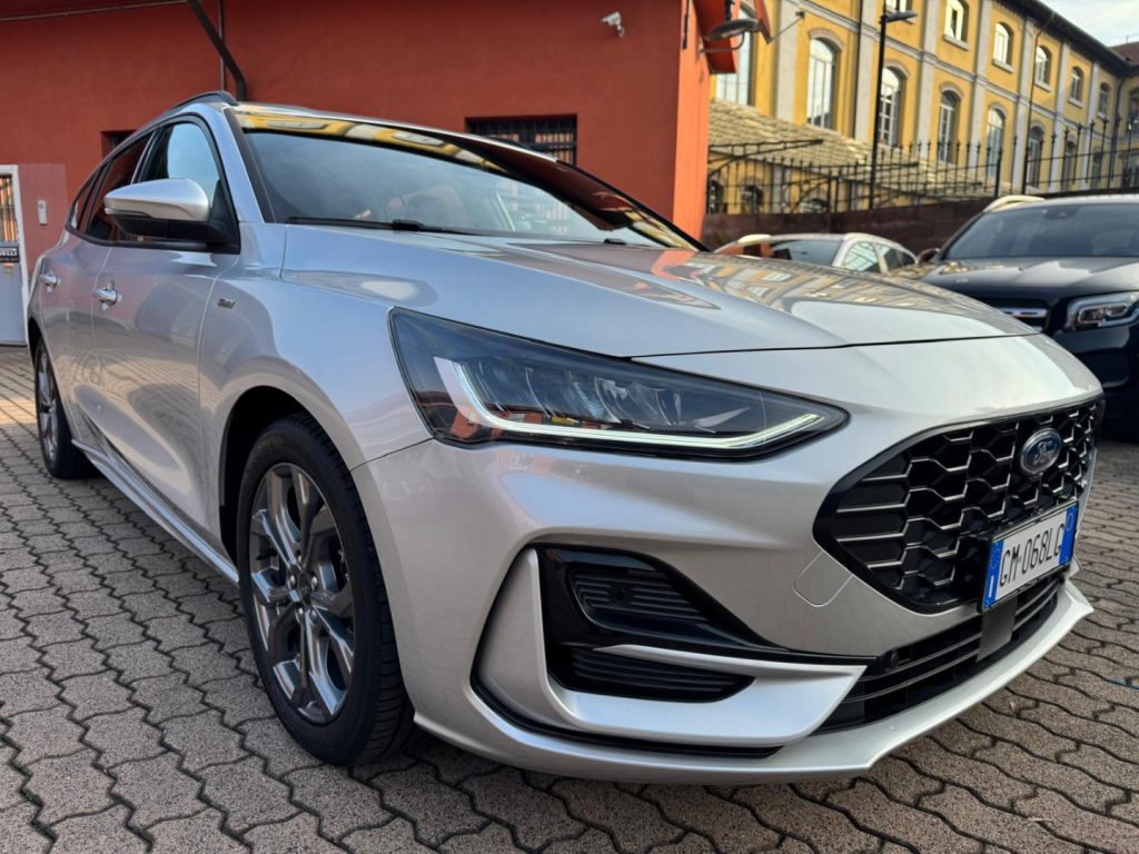 FORD Focus 1.0 EcoBoost Hybrid 125CV Powershift SW ST-Line De - 2