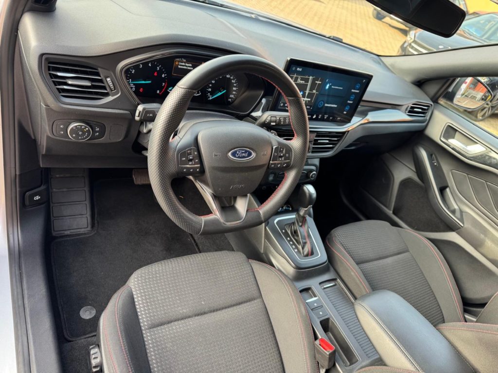 FORD Focus 1.0 EcoBoost Hybrid 125CV Powershift SW ST-Line De - 14