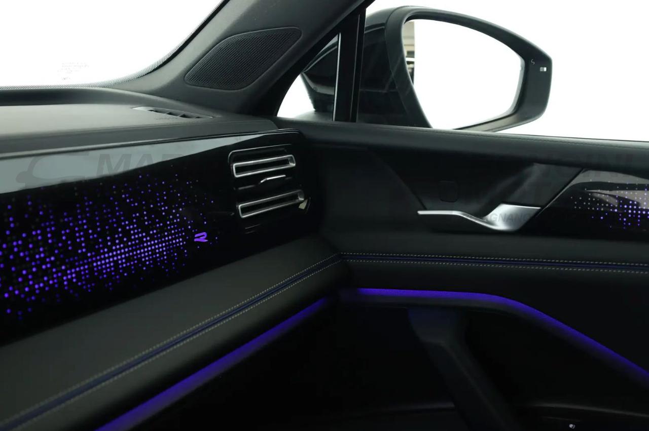 VOLKSWAGEN Tiguan 2.0 TDI 150CV DSG R LINE TETTO - NAVI - CERCHI 20 - 19