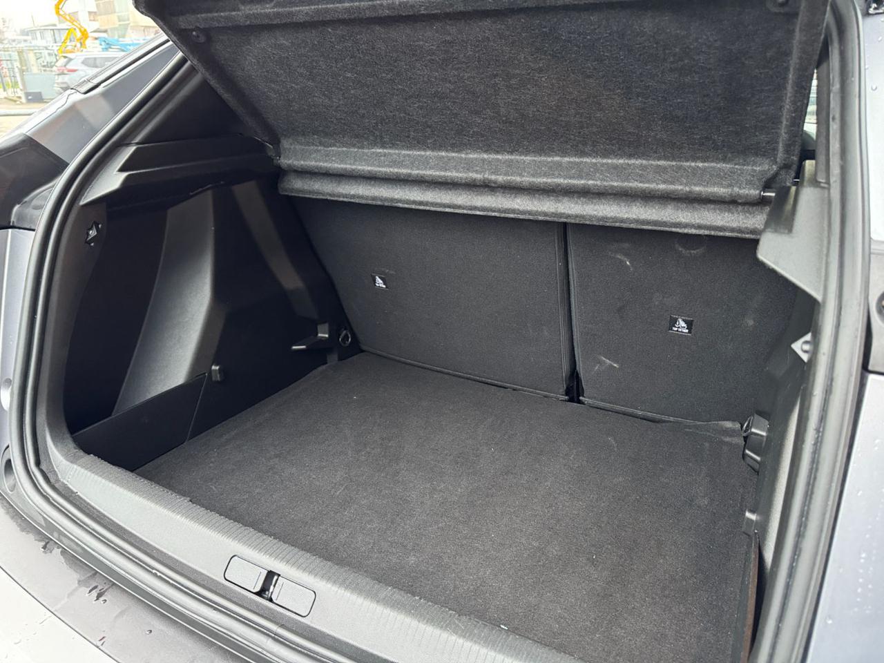 PEUGEOT 2008 PureTech 100 S&S Allure - 27