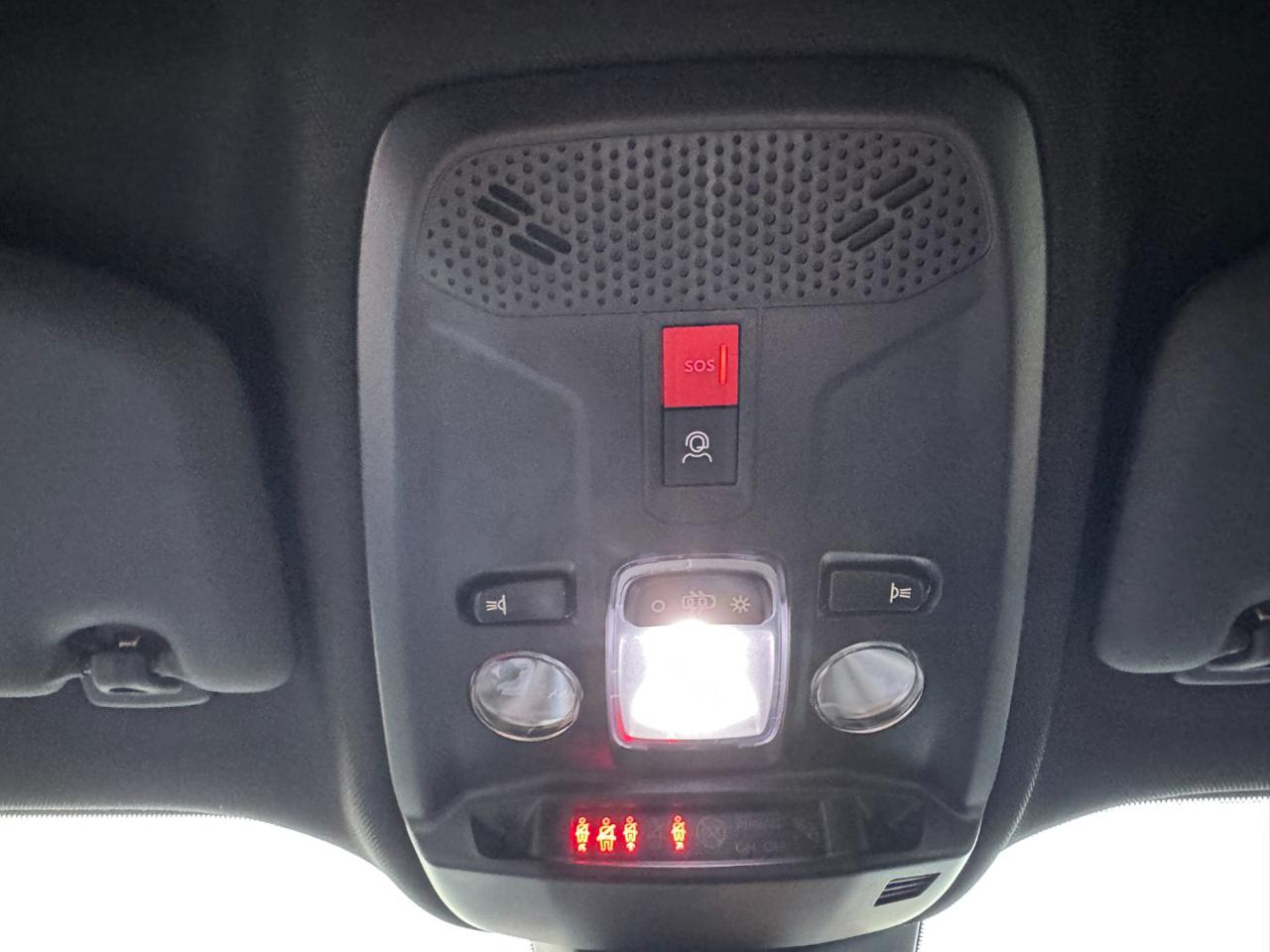 PEUGEOT 2008 PureTech 100 S&S Allure - 24