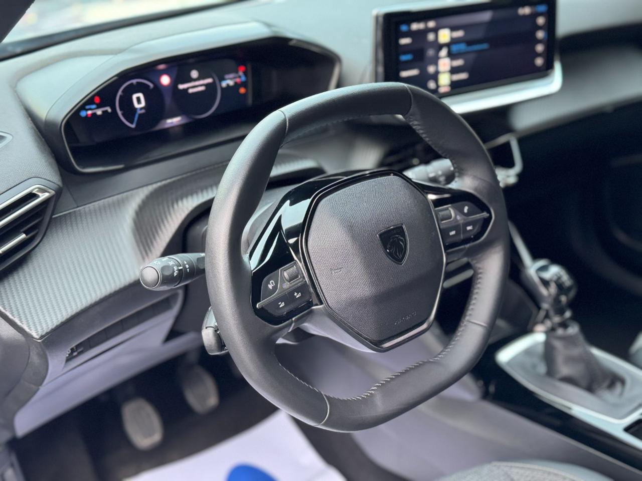 PEUGEOT 2008 PureTech 100 S&S Allure - 14