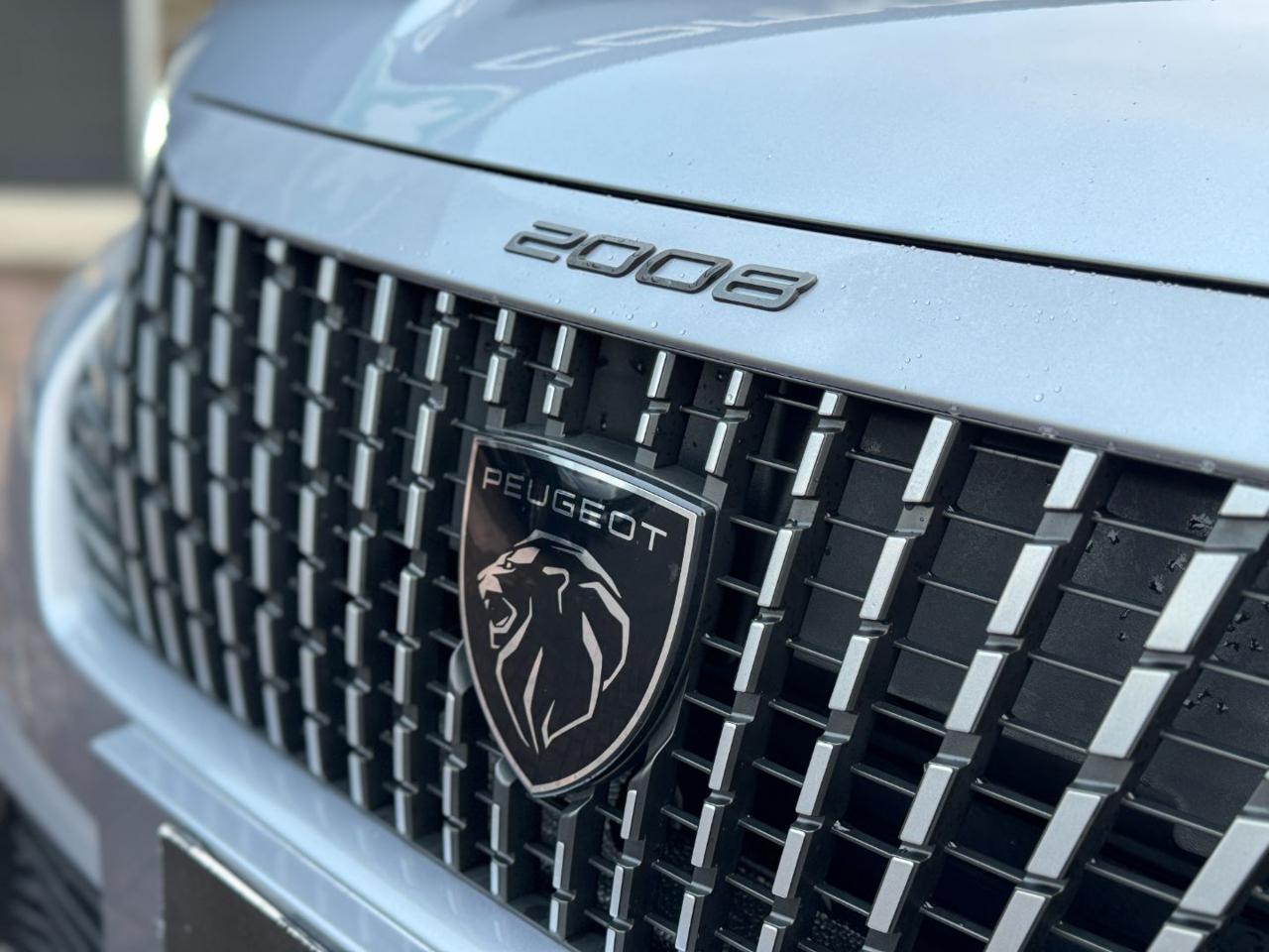 PEUGEOT 2008 PureTech 100 S&S Allure - 9