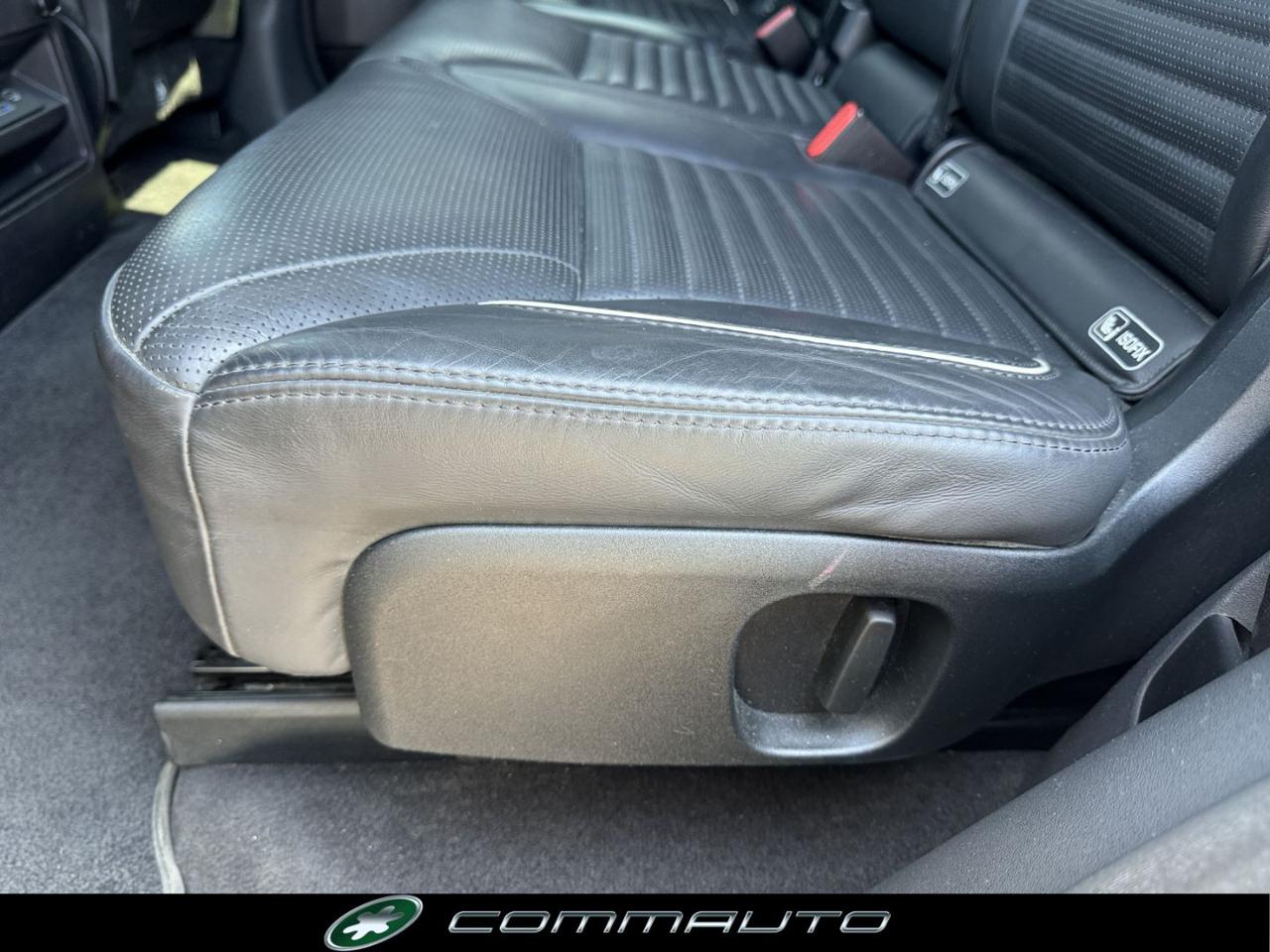 LAND ROVER Discovery 3.0 TD6 249 CV HSE 7p - 32