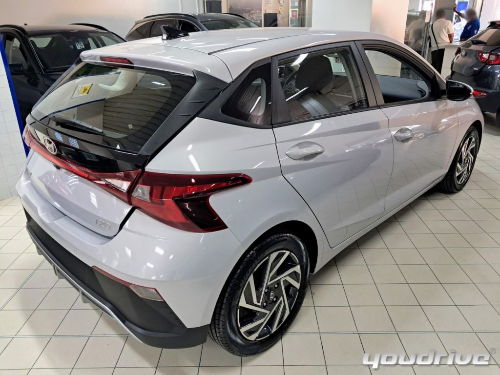 HYUNDAI i20 / 1.2 MPI GPL ORIGINALE CASA Connectline KM0 - 23
