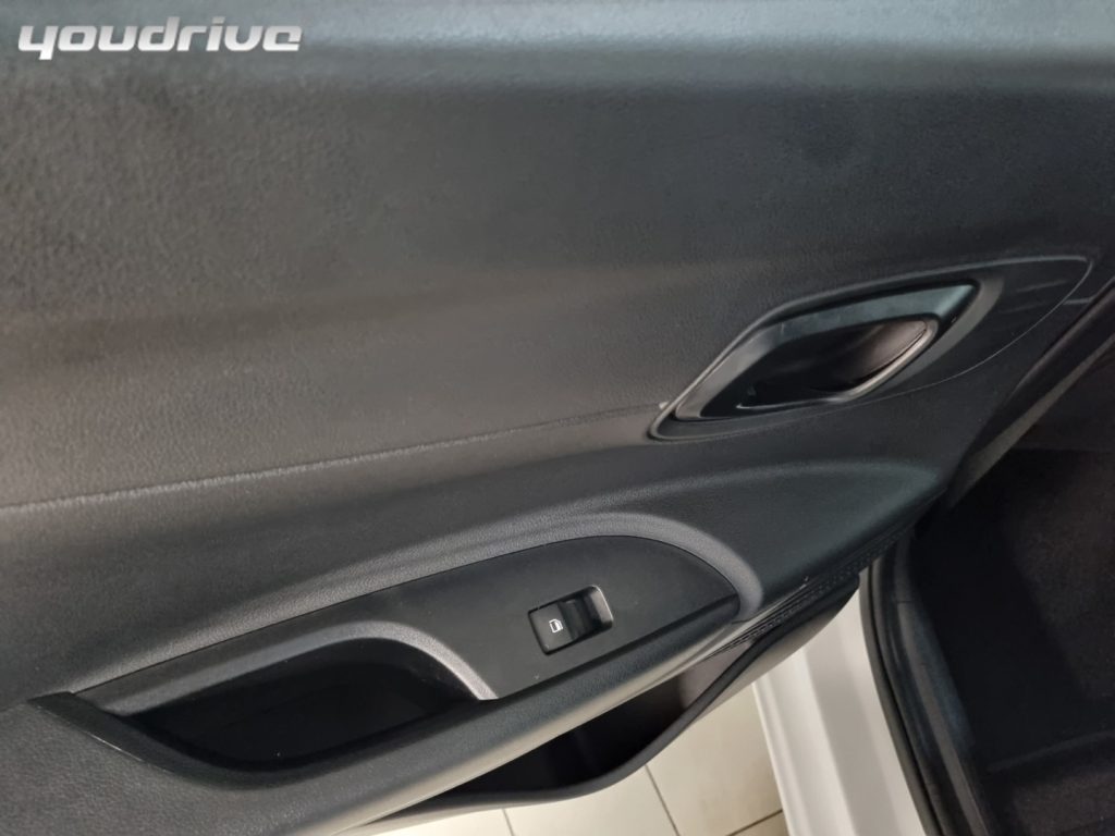 HYUNDAI i20 / 1.2 MPI MT GPL Connectline MY 25 KM0 - 15