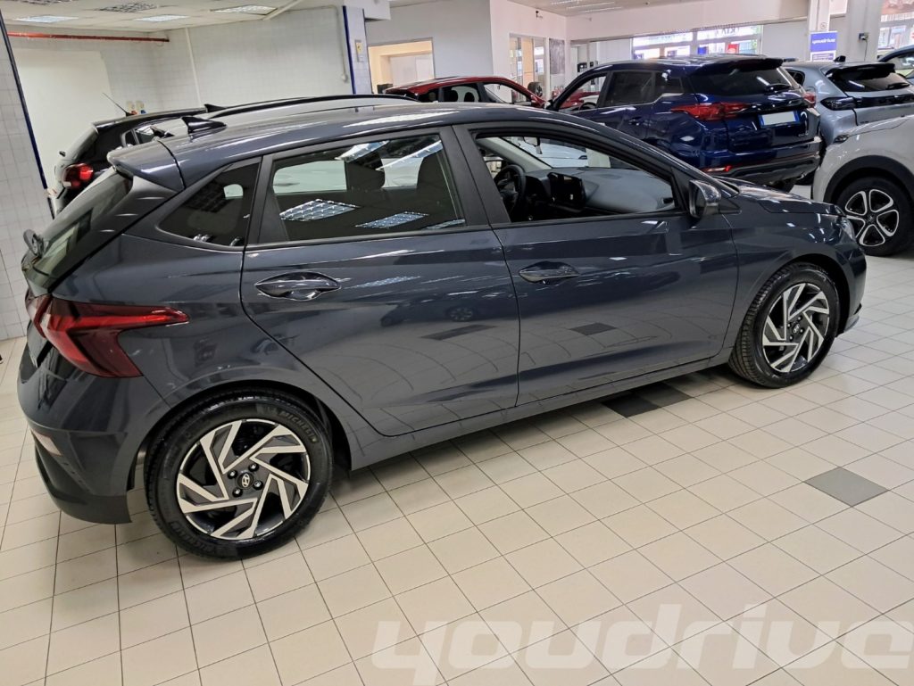 HYUNDAI i20 / 1.2 MPI MT GPL Connectline MY 25 KM0 - 3