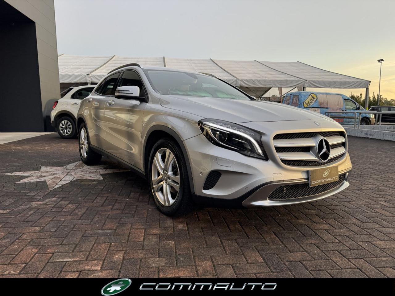 MERCEDES-BENZ GLA 200 d Automatic 4Matic Sport - 3