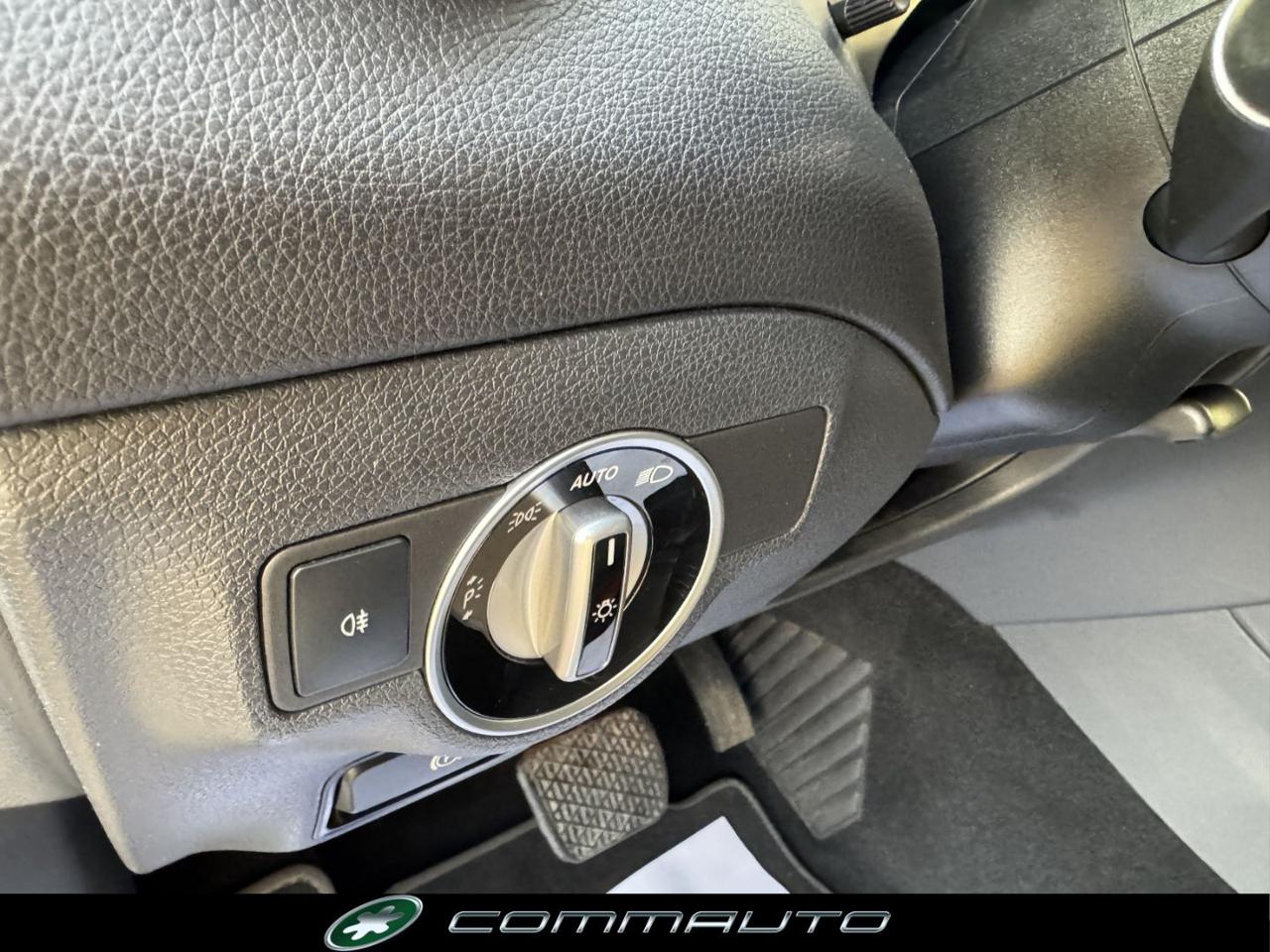 MERCEDES-BENZ GLA 200 d Automatic 4Matic Sport - 14