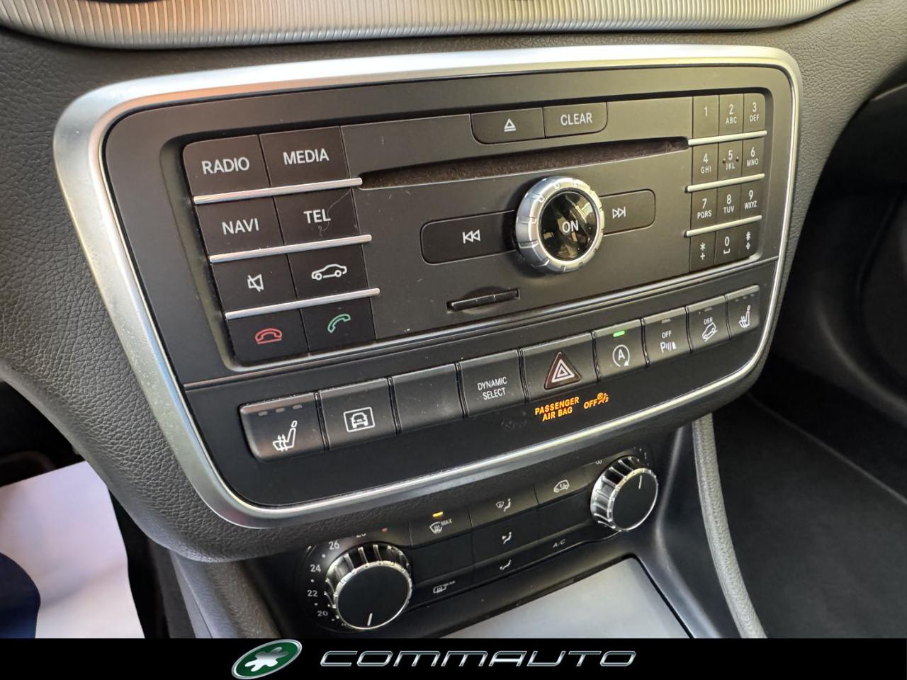 MERCEDES-BENZ GLA 200 d Automatic 4Matic Sport - 21