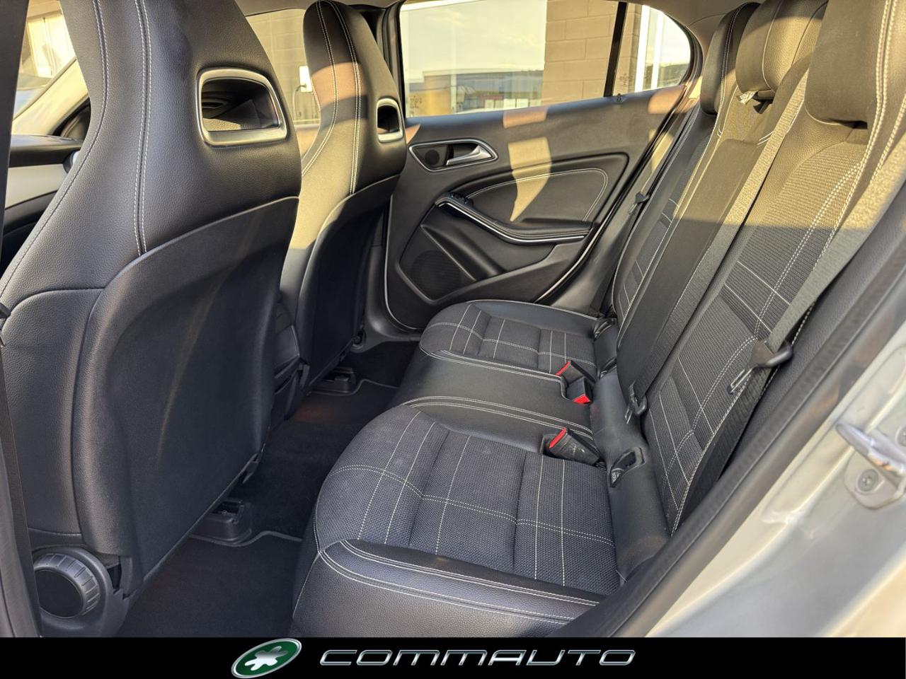 MERCEDES-BENZ GLA 200 d Automatic 4Matic Sport - 24