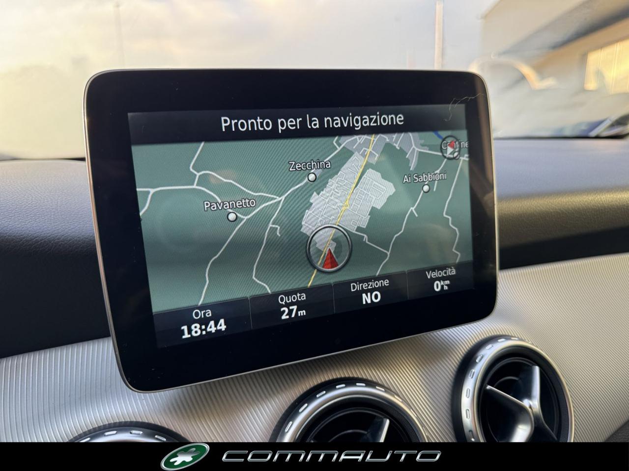 MERCEDES-BENZ GLA 200 d Automatic 4Matic Sport - 22