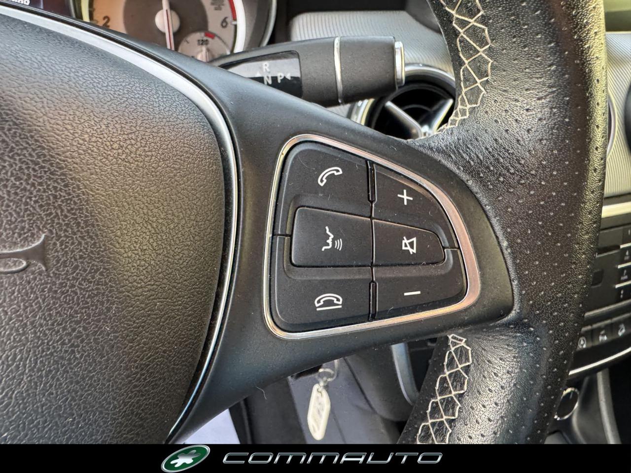 MERCEDES-BENZ GLA 200 d Automatic 4Matic Sport - 20