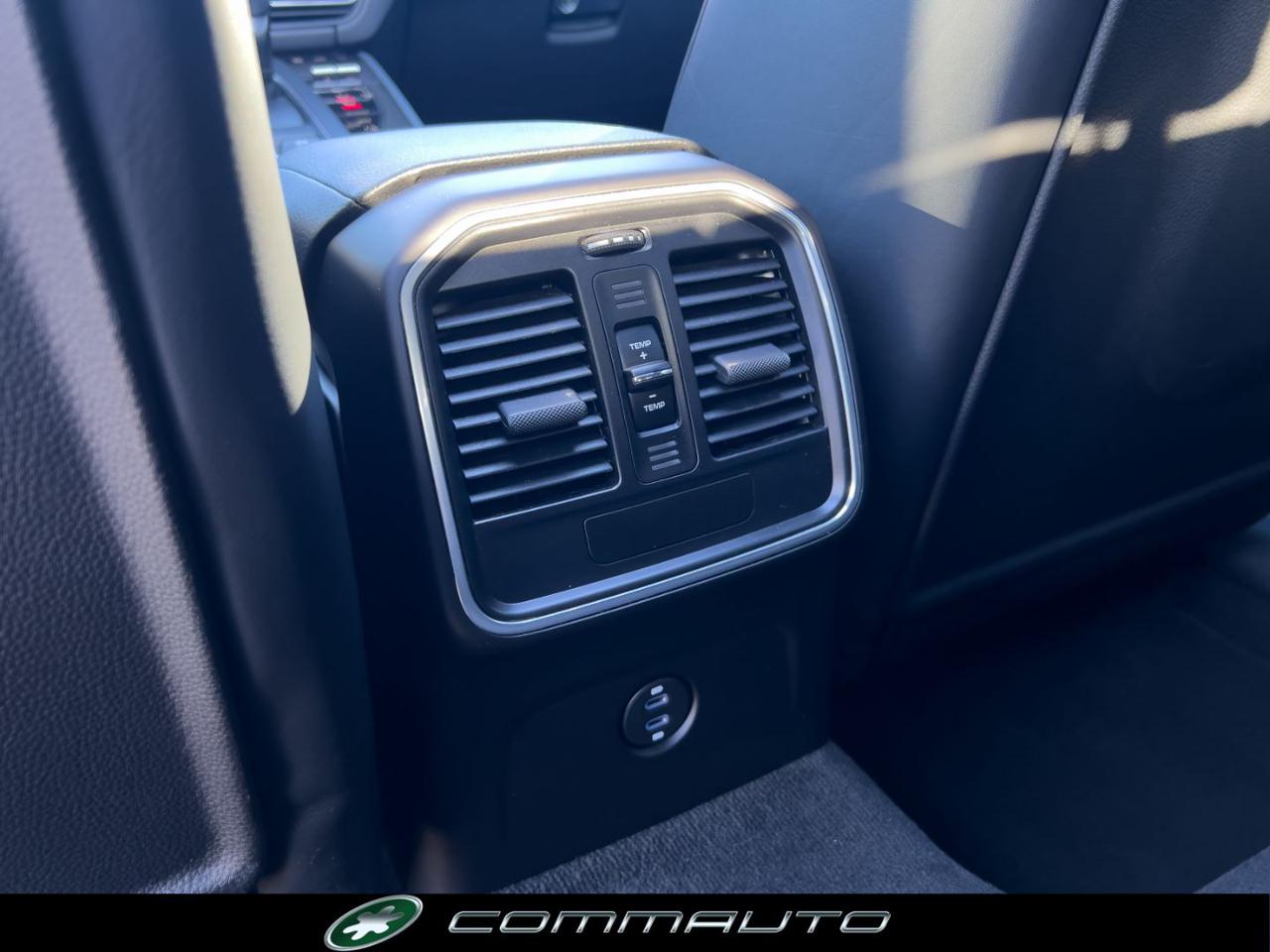 PORSCHE Macan 2.0 265CV PDK PASM - TETTO PANO - SPORT CHRONO - 28