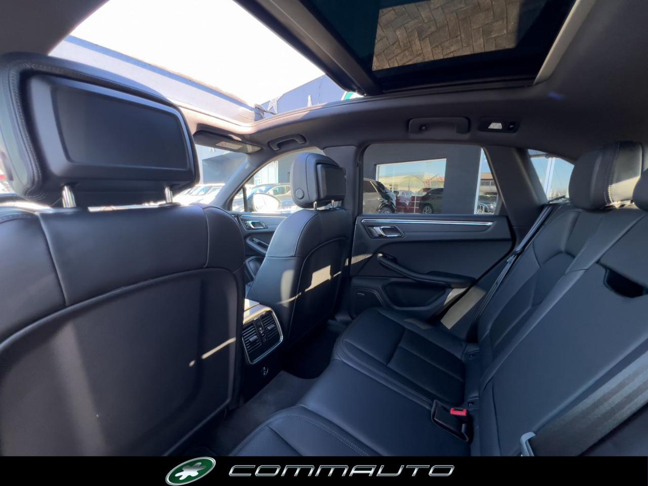 PORSCHE Macan 2.0 265CV PDK PASM - TETTO PANO - SPORT CHRONO - 27