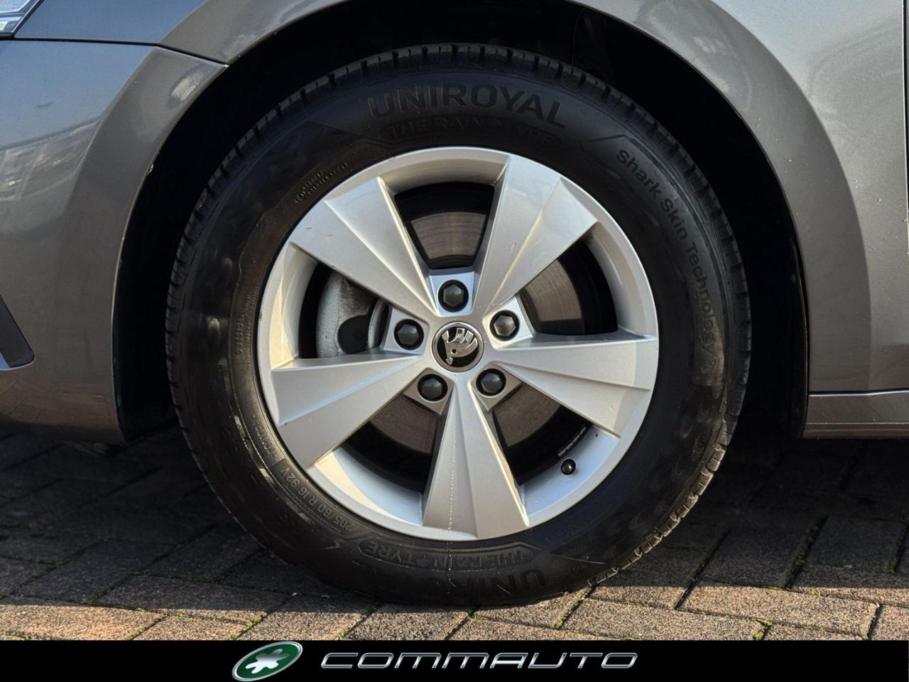 SKODA Octavia 2.0 TDI EVO SCR DSG Executive - 10
