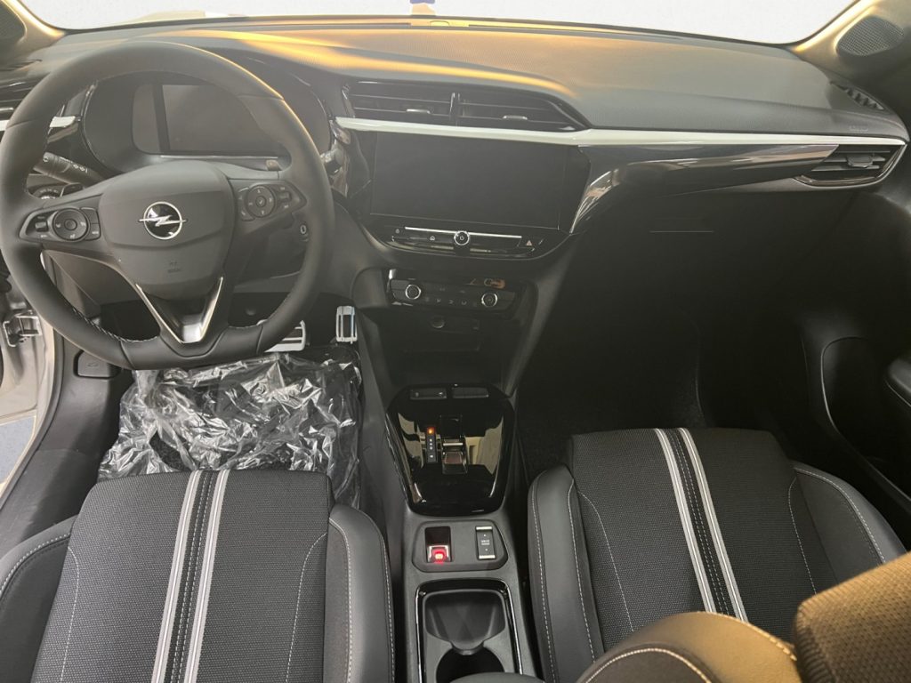 OPEL Corsa / 1.2 100 CV aut. GS KM0 - 10