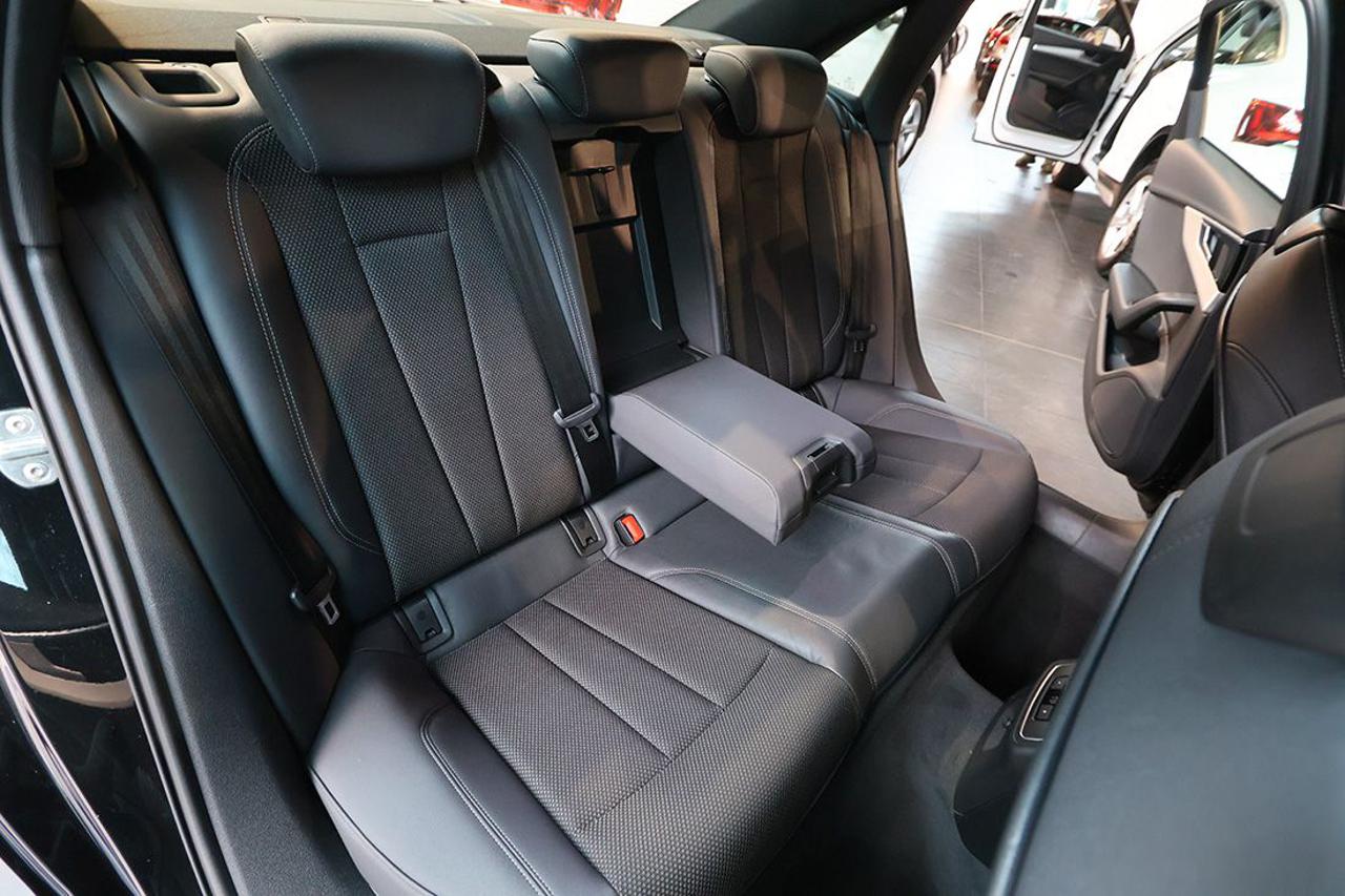 AUDI A4 35 TDI S-Tronic S-Line - 19