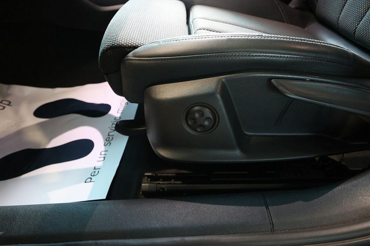 AUDI A4 35 TDI S-Tronic S-Line - 41