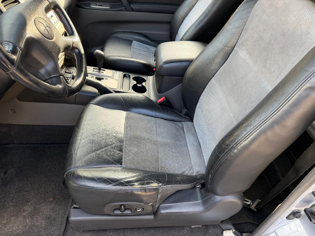 MITSUBISHI Pajero 3.2 16V DI-D 3p. aut. Intense - 12