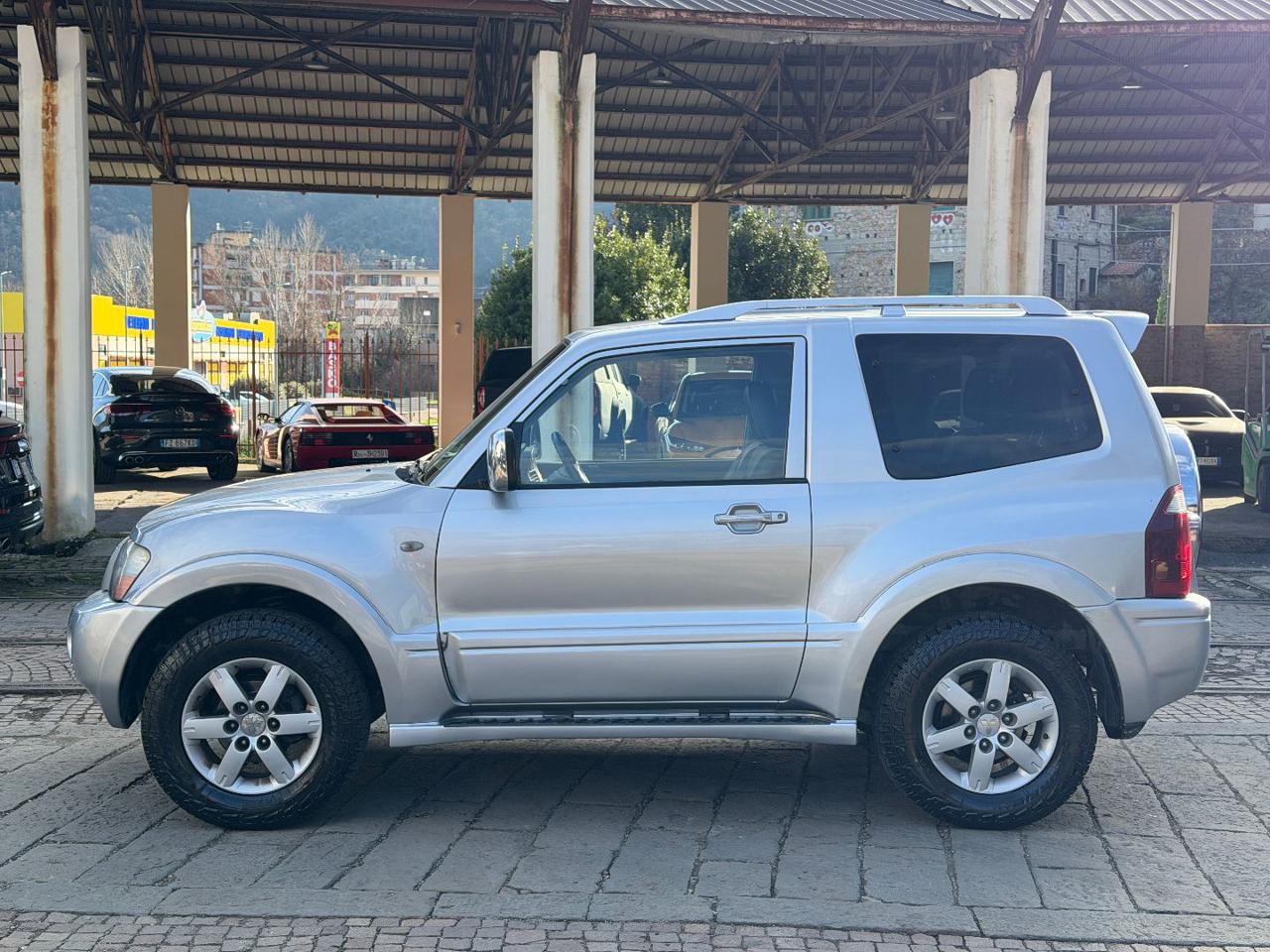 MITSUBISHI Pajero 3.2 16V DI-D 3p. aut. Intense - 3