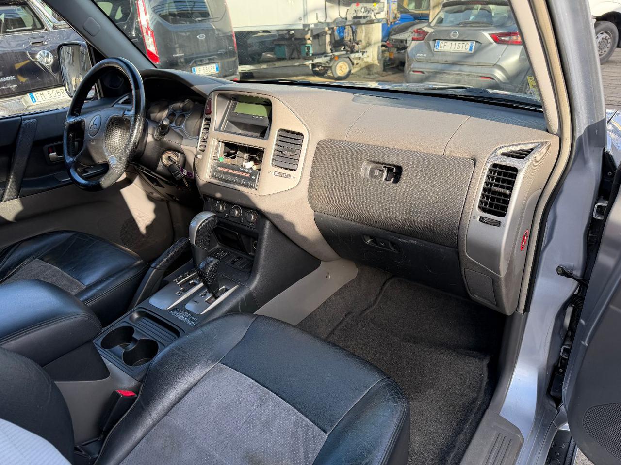 MITSUBISHI Pajero 3.2 16V DI-D 3p. aut. Intense - 9