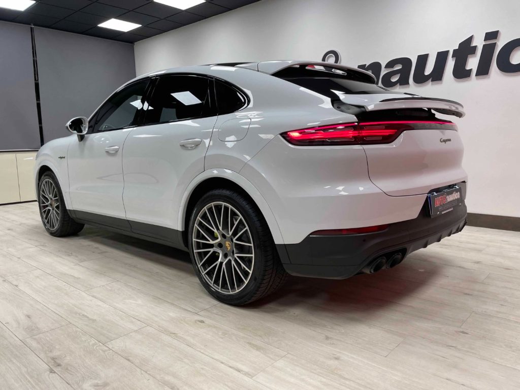 PORSCHE Cayenne COUPE 3.0 V6 E-HYBRID PLATINUM - IVA DEDUCIBILE - 8