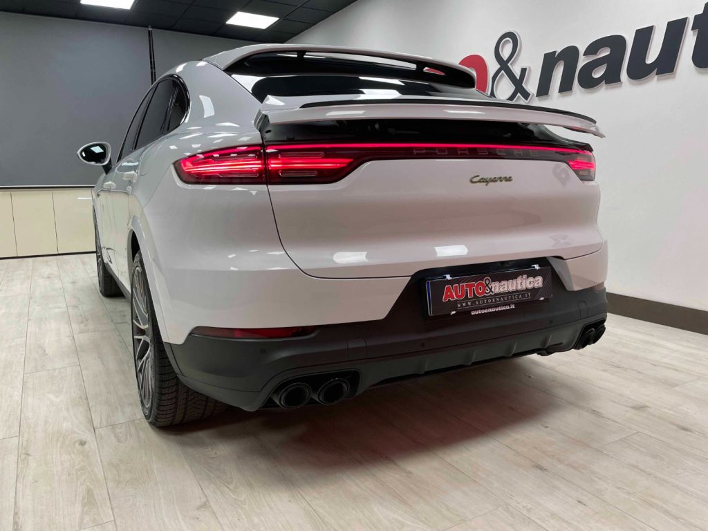 PORSCHE Cayenne COUPE 3.0 V6 E-HYBRID PLATINUM - IVA DEDUCIBILE - 10