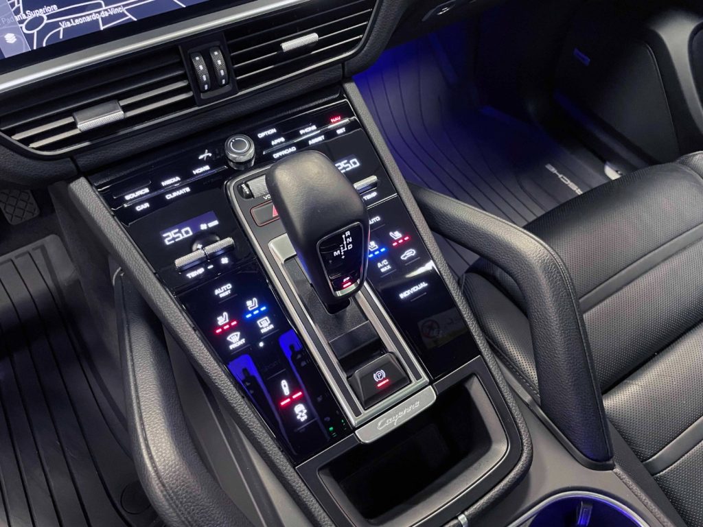 PORSCHE Cayenne COUPE 3.0 V6 E-HYBRID PLATINUM - IVA DEDUCIBILE - 27