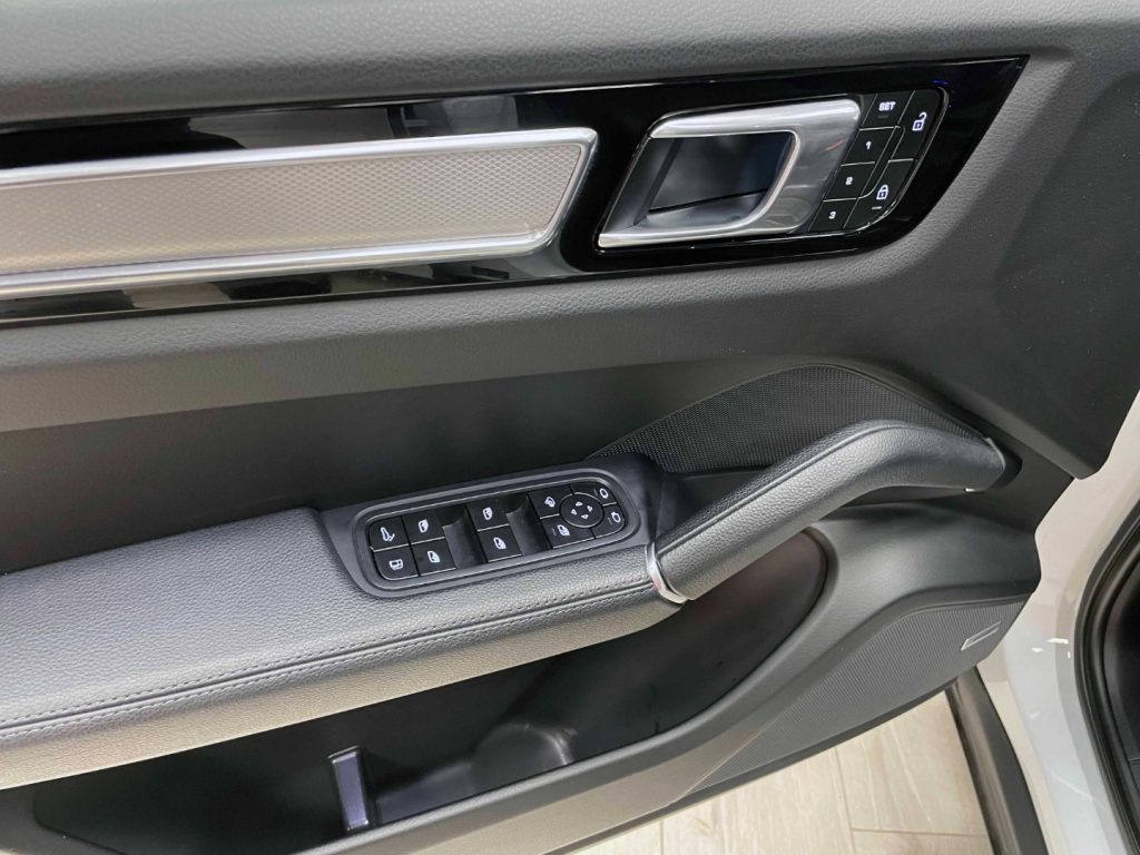 PORSCHE Cayenne COUPE 3.0 V6 E-HYBRID PLATINUM - IVA DEDUCIBILE - 41