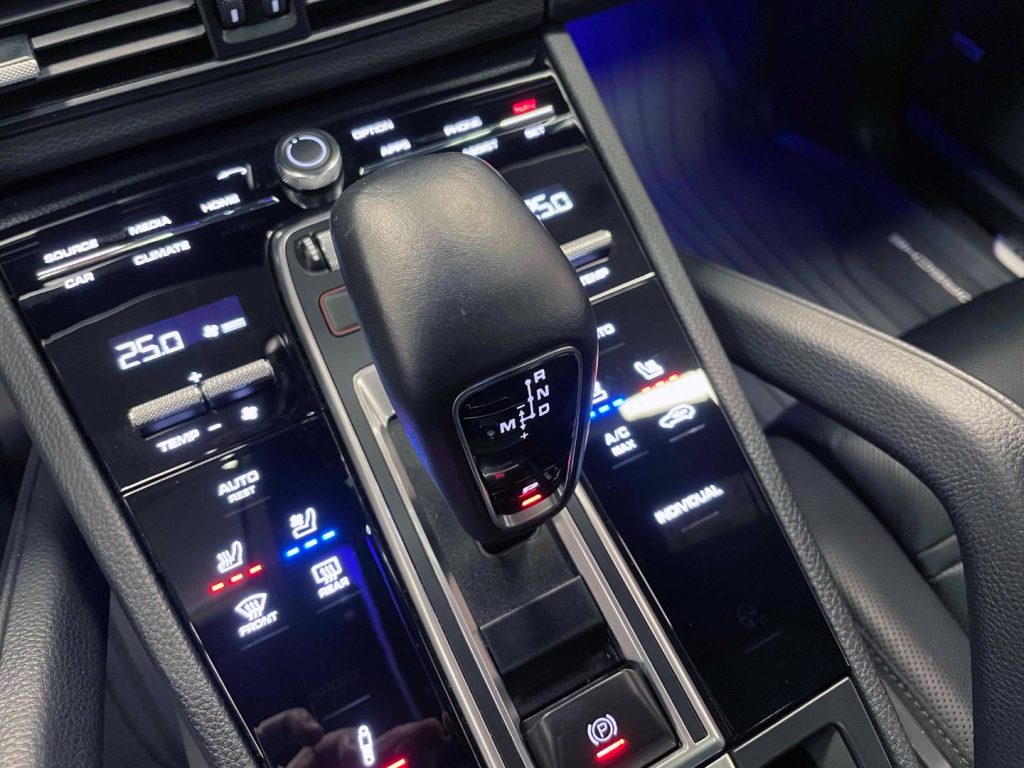 PORSCHE Cayenne COUPE 3.0 V6 E-HYBRID PLATINUM - IVA DEDUCIBILE - 52