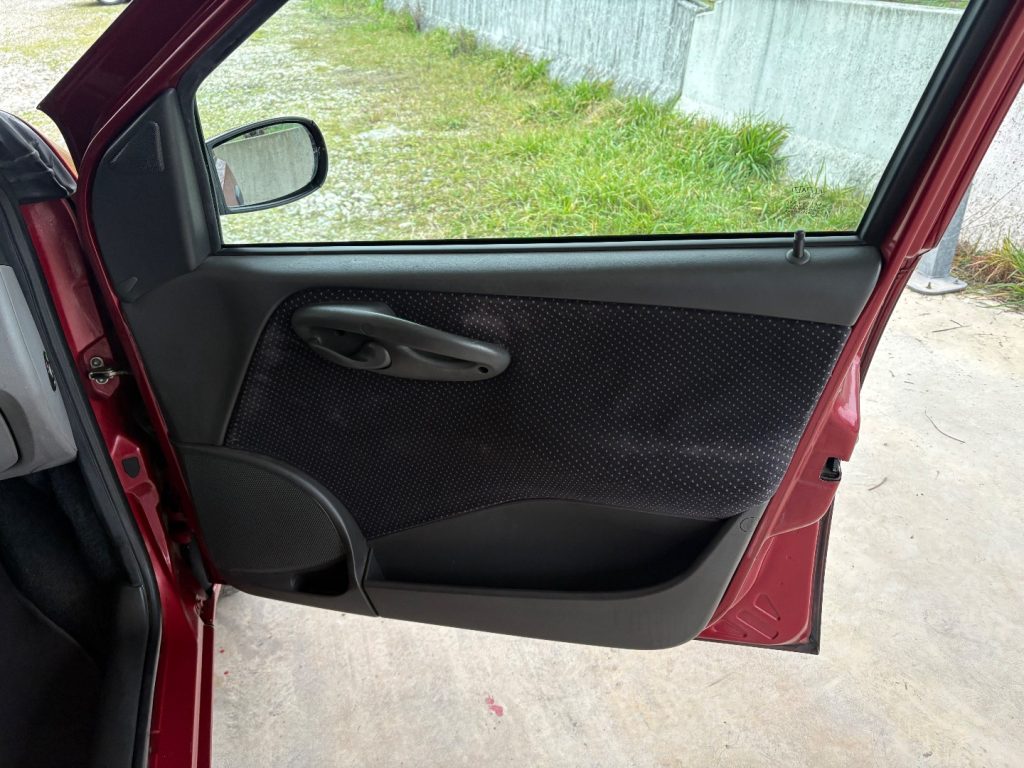 FIAT Punto 1.2i 16V cat 5 porte HLX OK NEOPATENTATI - 26