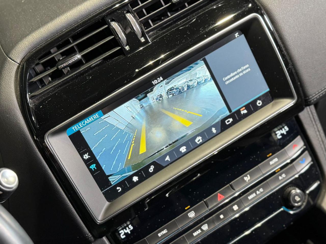 JAGUAR F-Pace 2.0 D 180 CV AWD aut. Prestige - 14