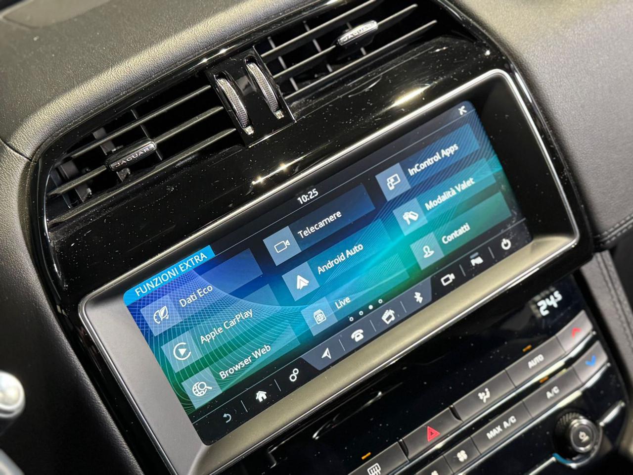 JAGUAR F-Pace 2.0 D 180 CV AWD aut. Prestige - 15