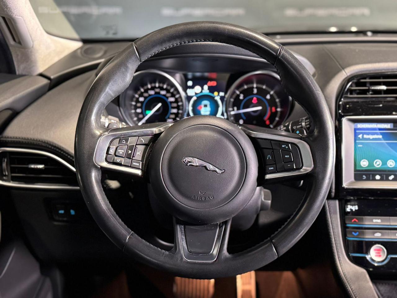 JAGUAR F-Pace 2.0 D 180 CV AWD aut. Prestige - 11