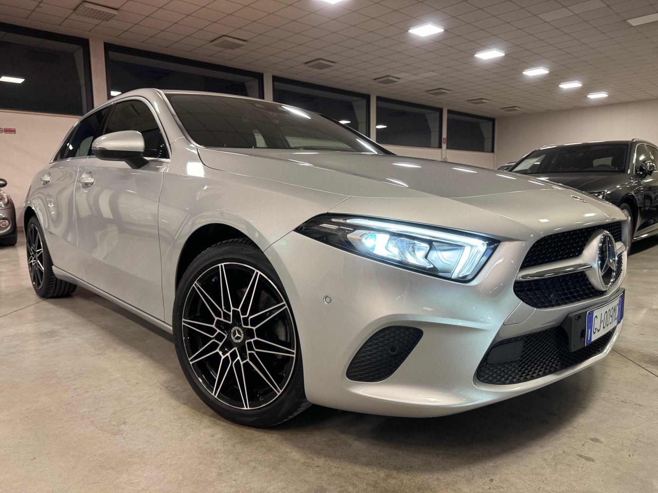 MERCEDES-BENZ A 200 d Sport - 3