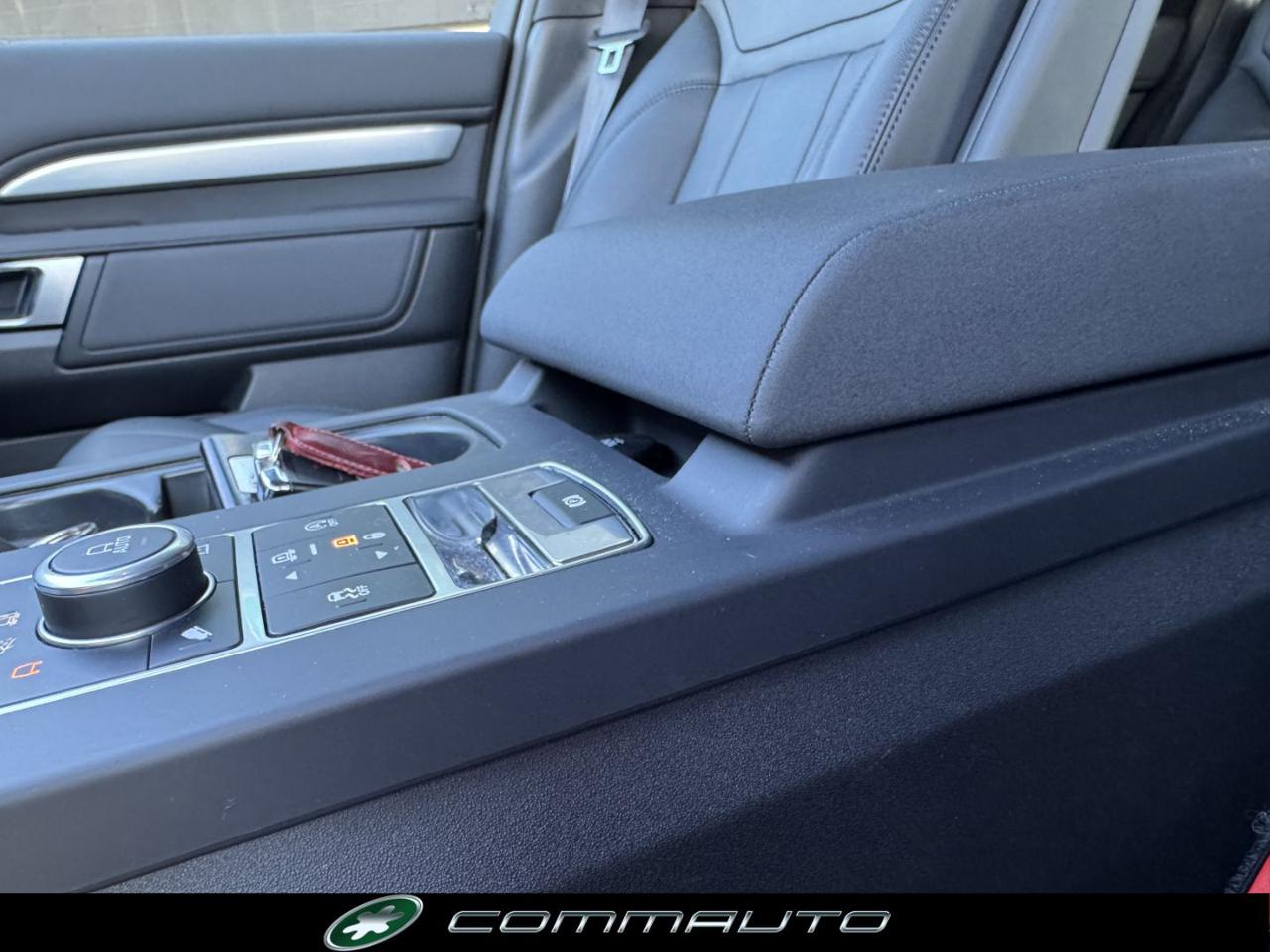 LAND ROVER Discovery 3.0 SDV6 306 CV Landmark Edition - 18