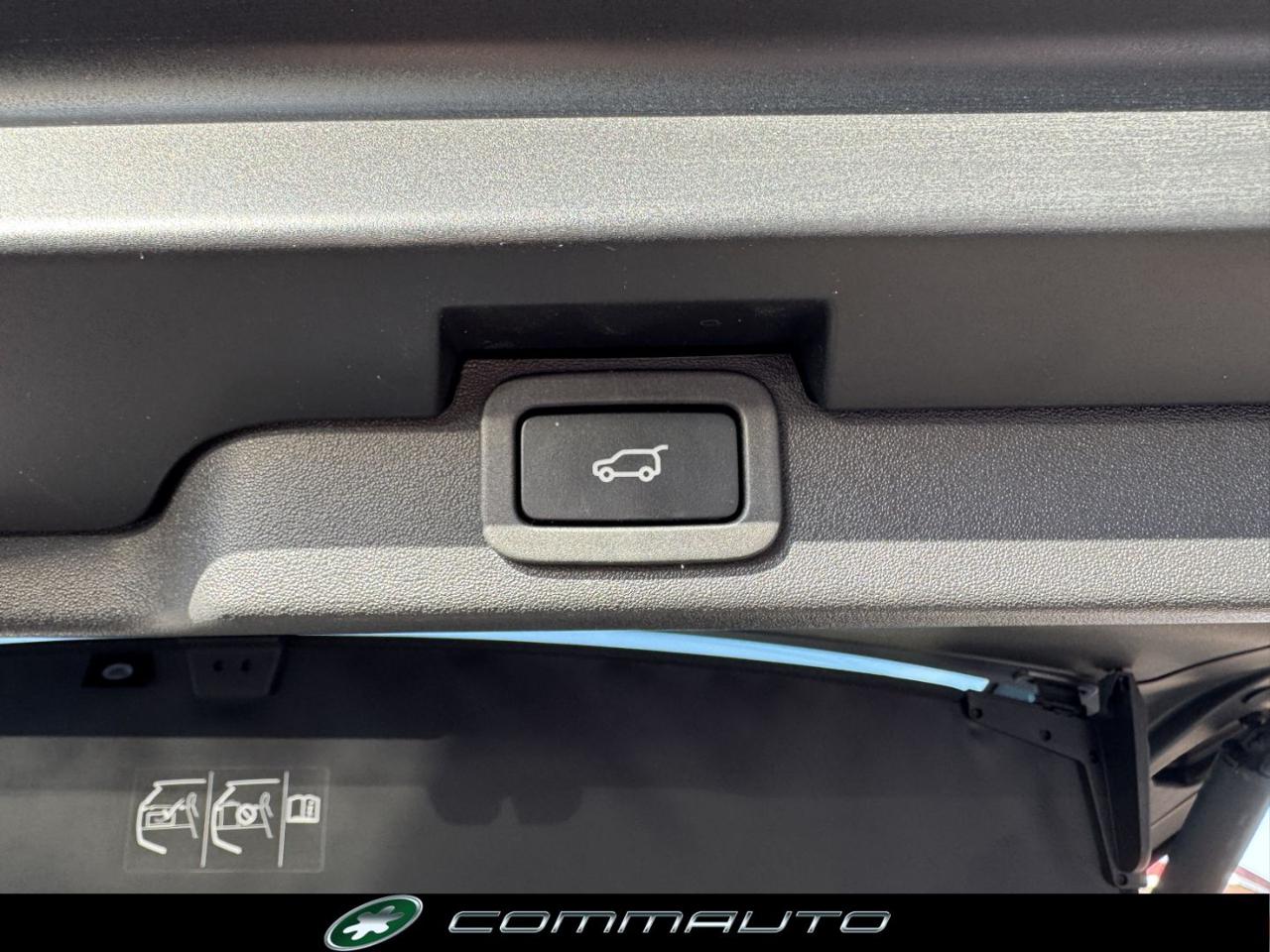 LAND ROVER Discovery 3.0 SDV6 306 CV Landmark Edition - 31