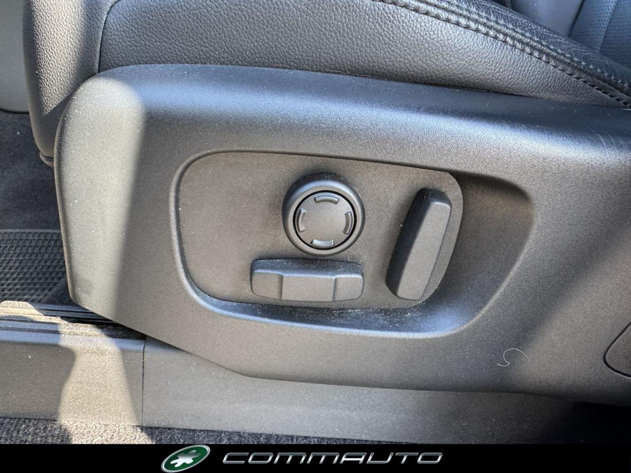 LAND ROVER Discovery 3.0 SDV6 306 CV Landmark Edition - 14