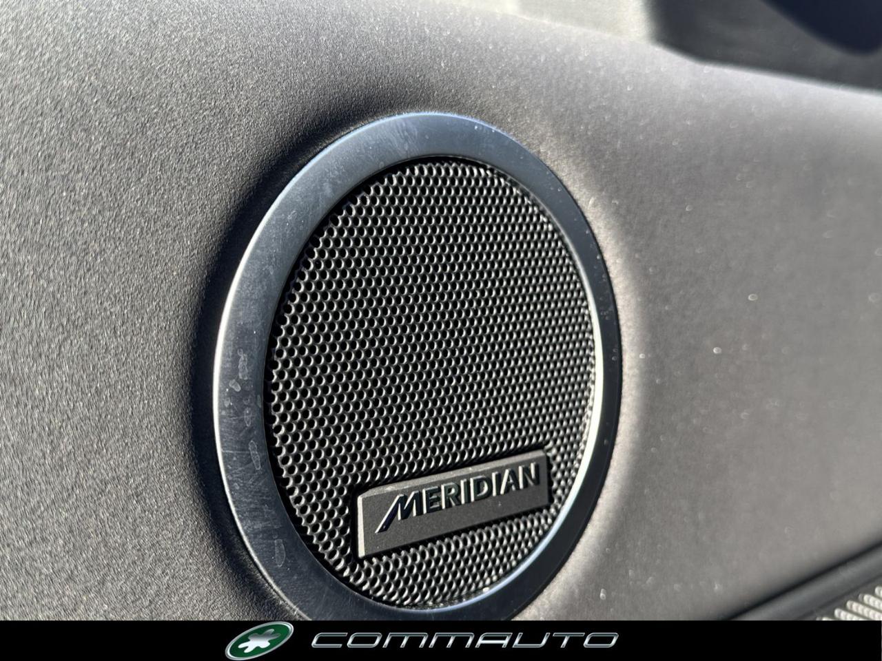 LAND ROVER Discovery 3.0 SDV6 306 CV Landmark Edition - 12