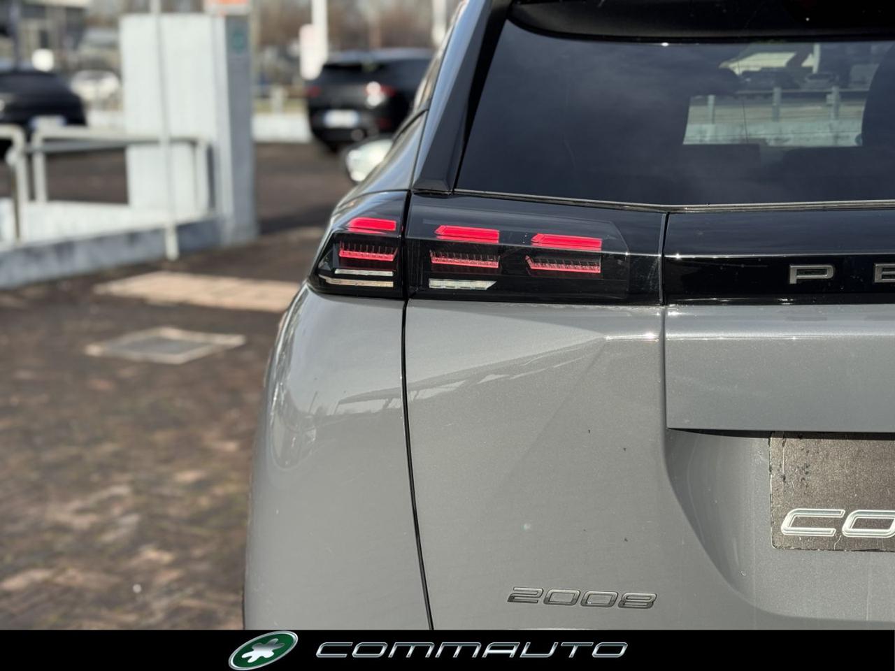 PEUGEOT 2008 PureTech 100 S&S Allure - 24