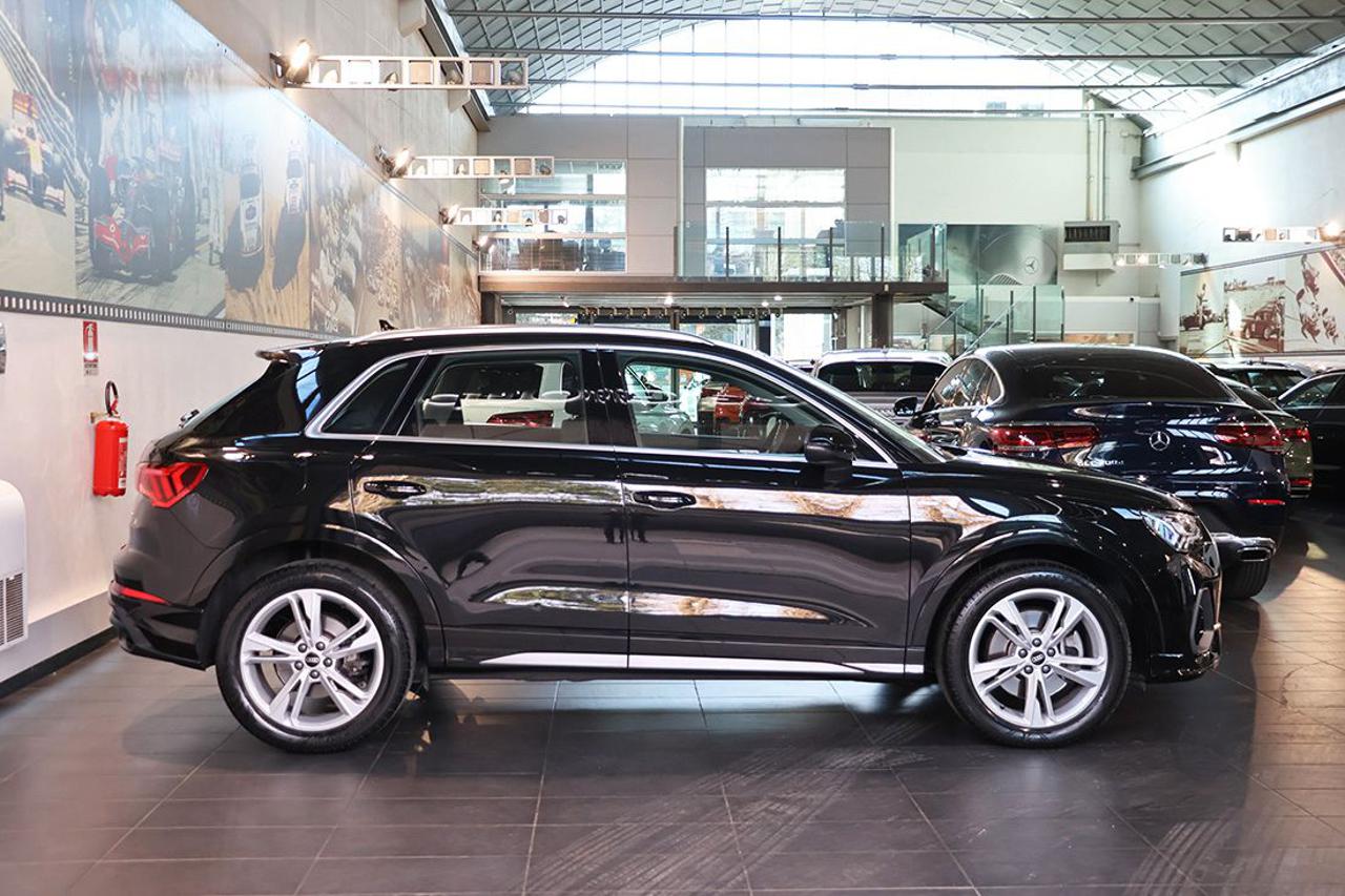 AUDI Q3 40 TDI Quattro S-Tronic S-Line - 2