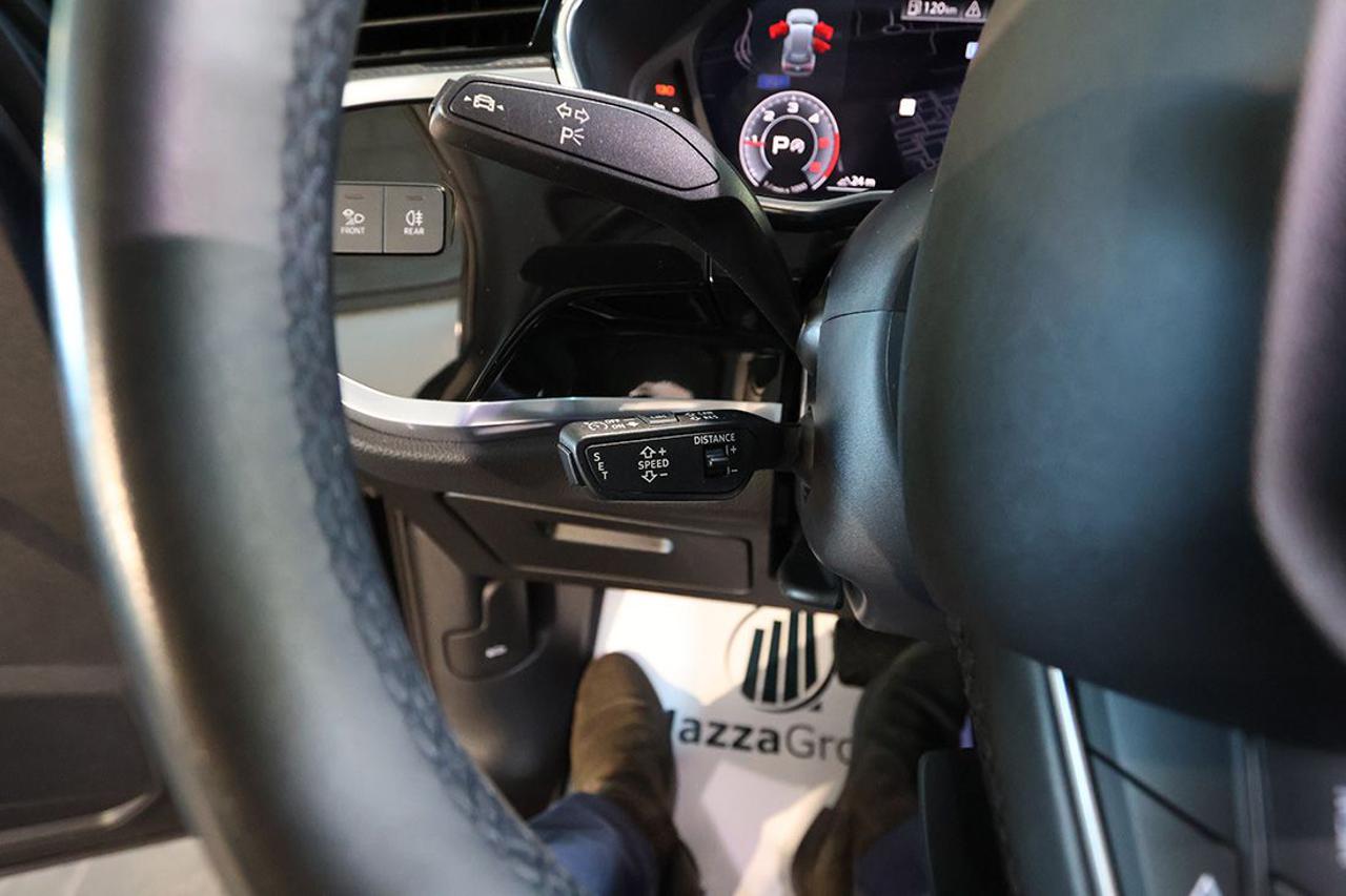 AUDI Q3 40 TDI Quattro S-Tronic S-Line - 23