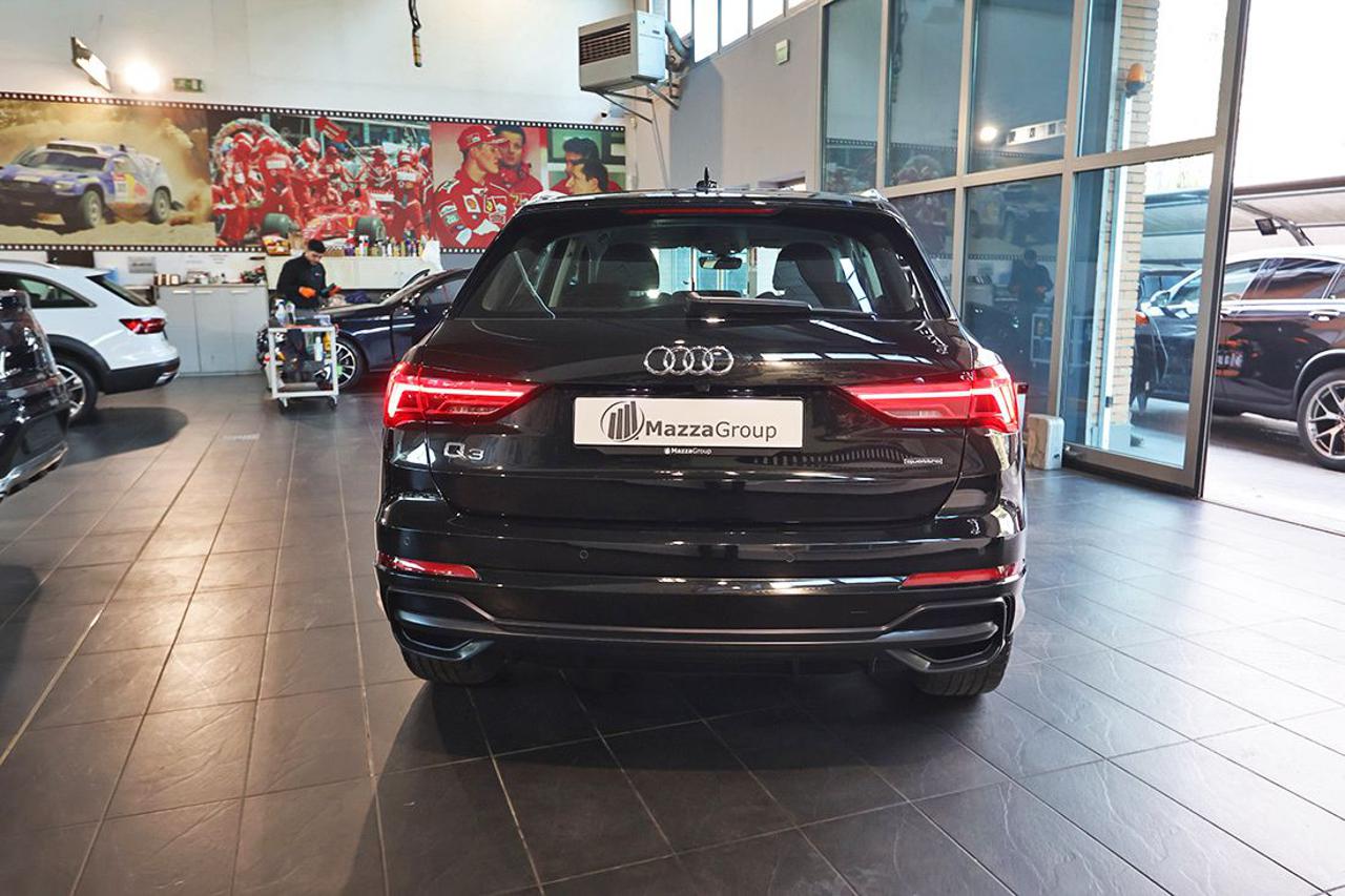 AUDI Q3 40 TDI Quattro S-Tronic S-Line - 8