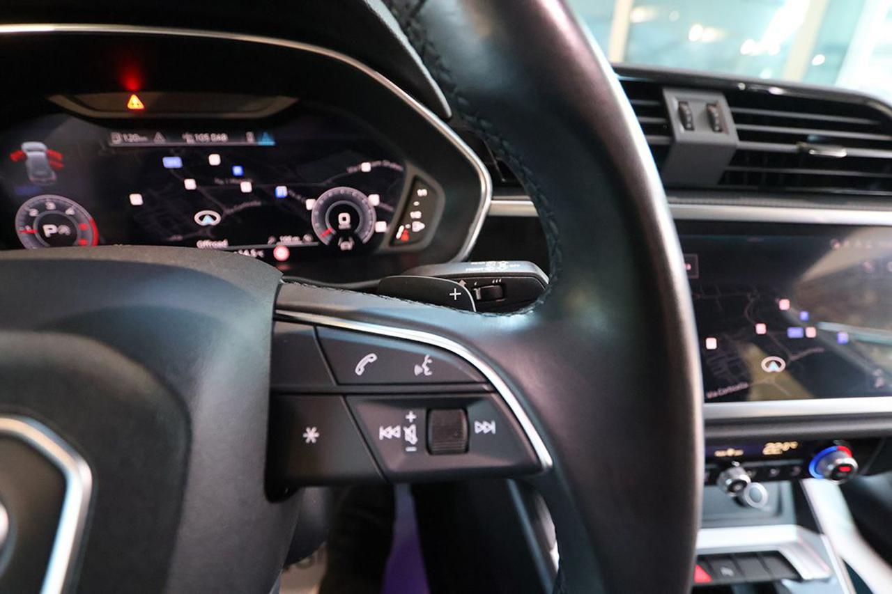 AUDI Q3 40 TDI Quattro S-Tronic S-Line - 22