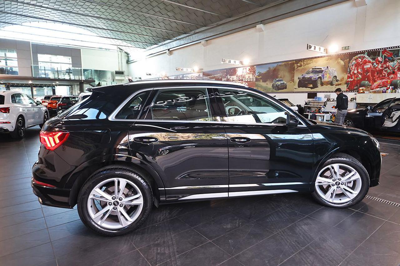 AUDI Q3 40 TDI Quattro S-Tronic S-Line - 10